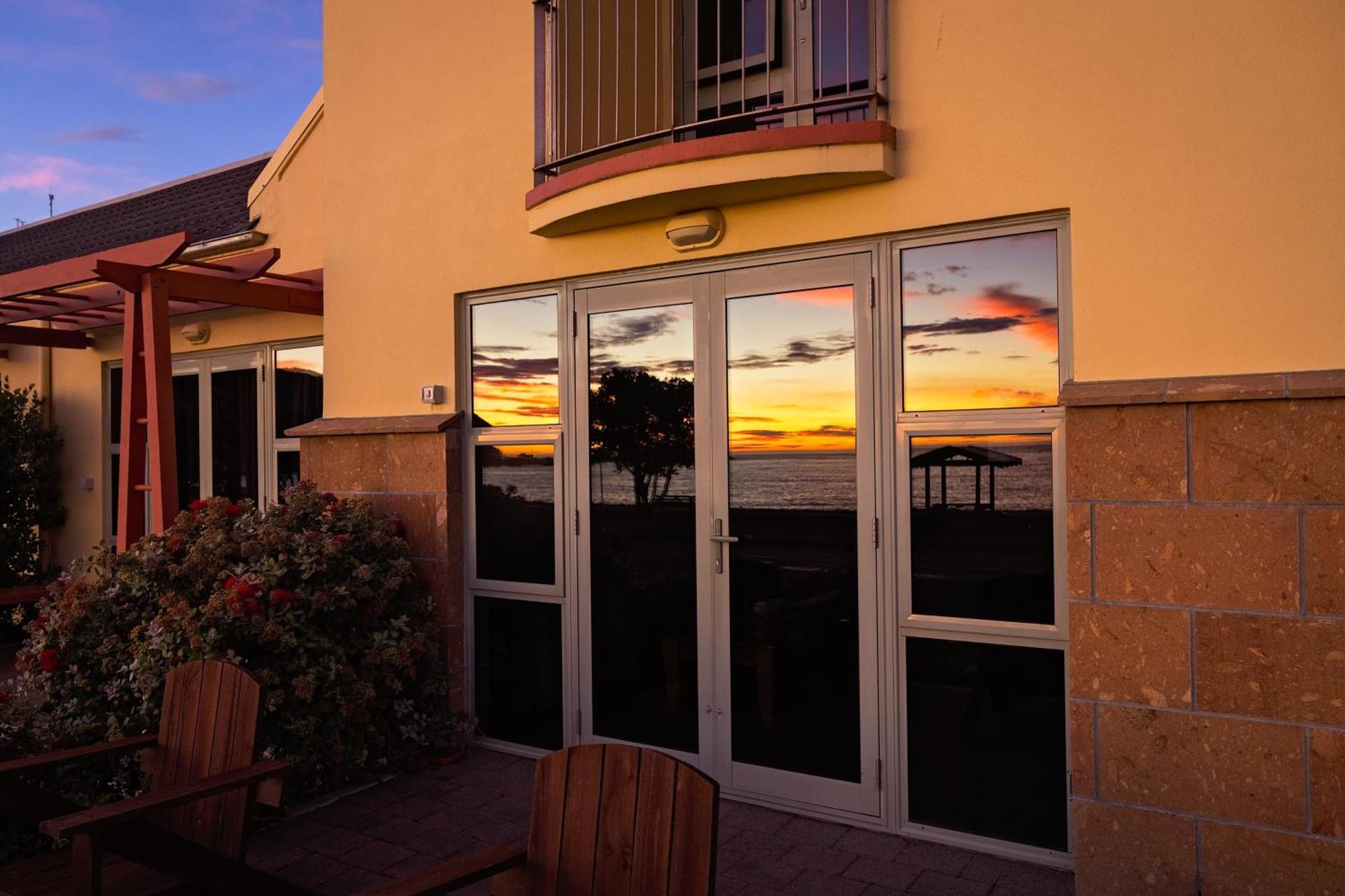 The Anchor Inn Beachfront Motel Kaikoura Dış mekan fotoğraf