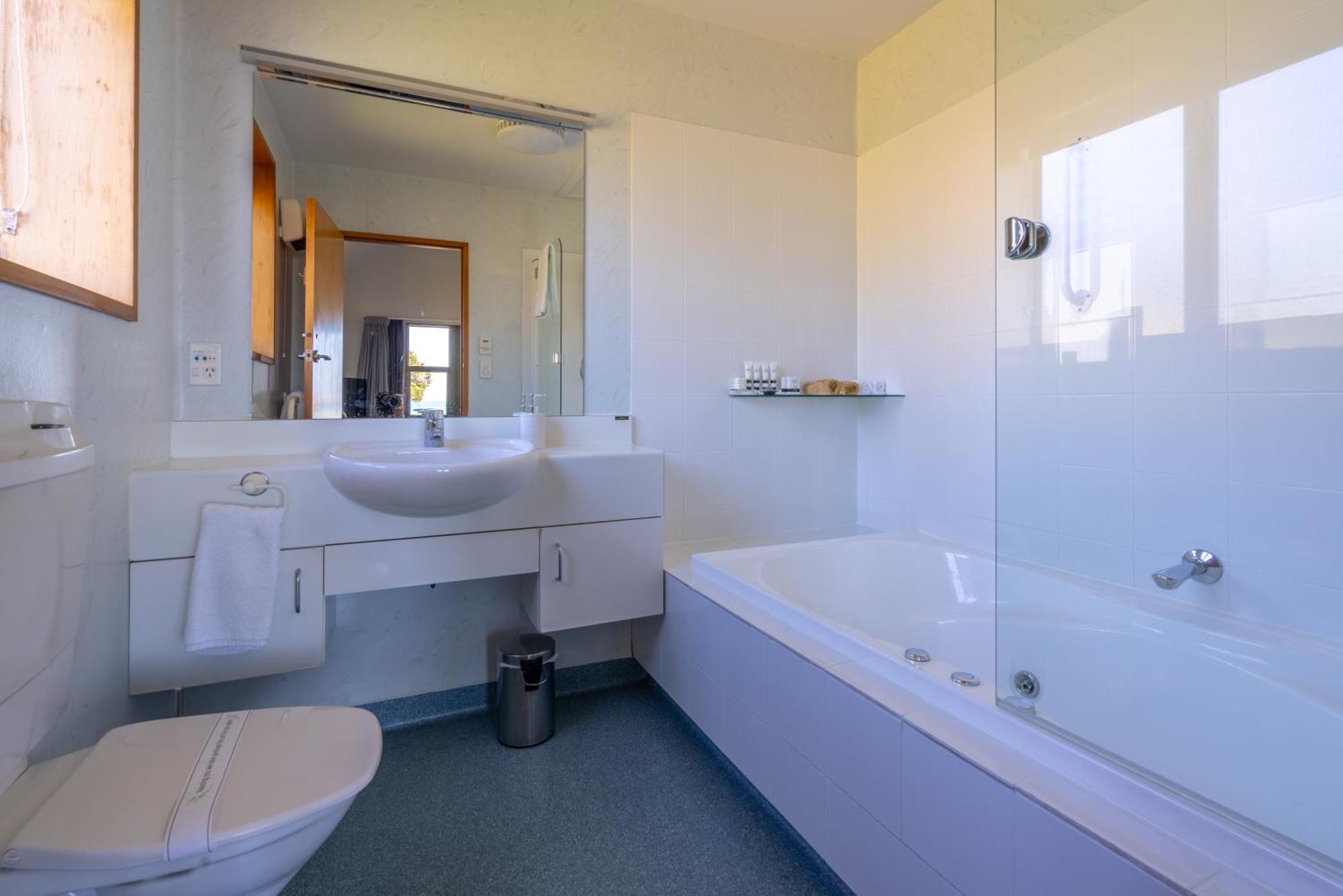 The Anchor Inn Beachfront Motel Kaikoura Dış mekan fotoğraf